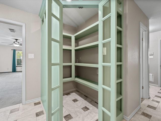 2004 Northshore Drive, Conroe, TX 77304