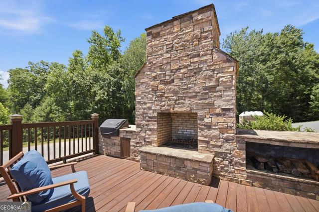 511 Sandy Lake Lane, Blairsville, GA 30512