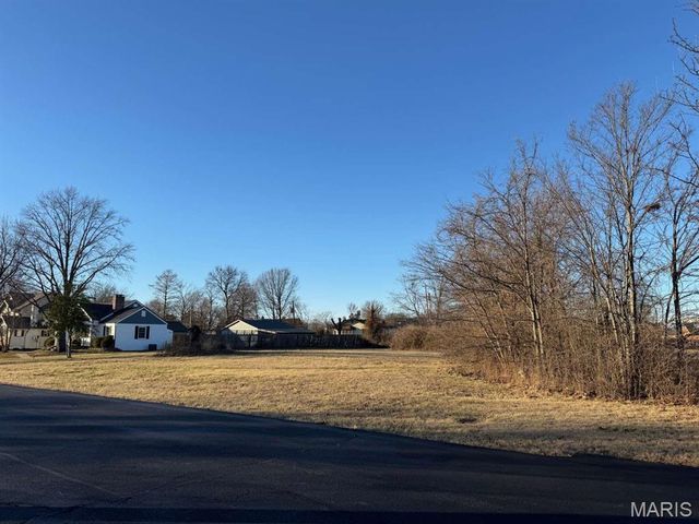 12415 Court Drive, Sunset Hills, MO 63127