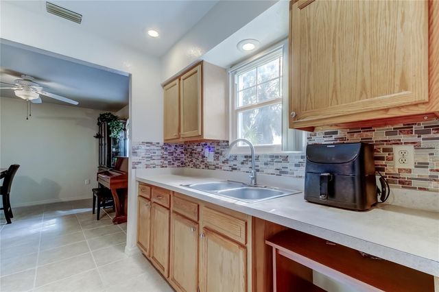 567 SHADY GROVE DRIVE, Dunedin, FL 34698