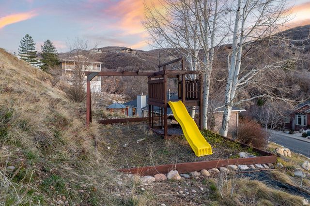 993 E CANYON CREEK, Bountiful, UT 84010