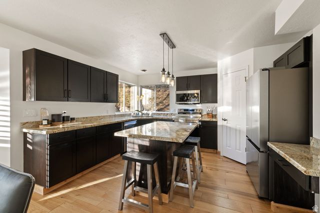 993 E CANYON CREEK, Bountiful, UT 84010