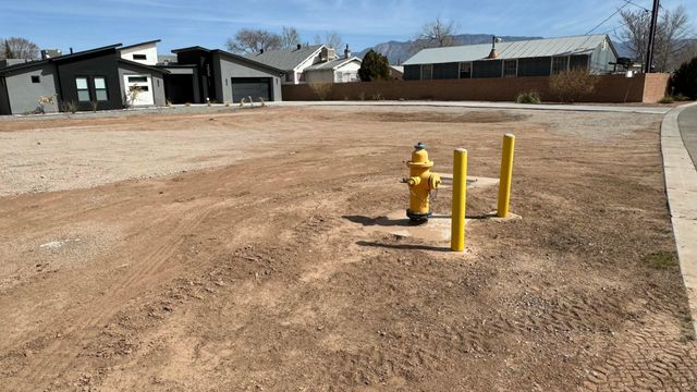 253 Valle Encantado Drive NW, Albuquerque, NM 87107