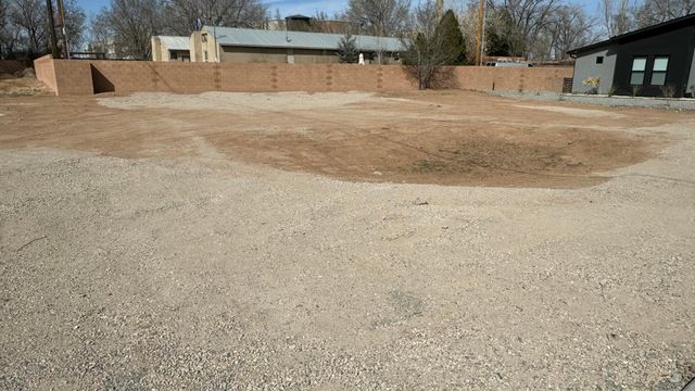 253 Valle Encantado Drive NW, Albuquerque, NM 87107