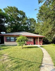 200 Georgia Dr, Pensacola, FL 32505