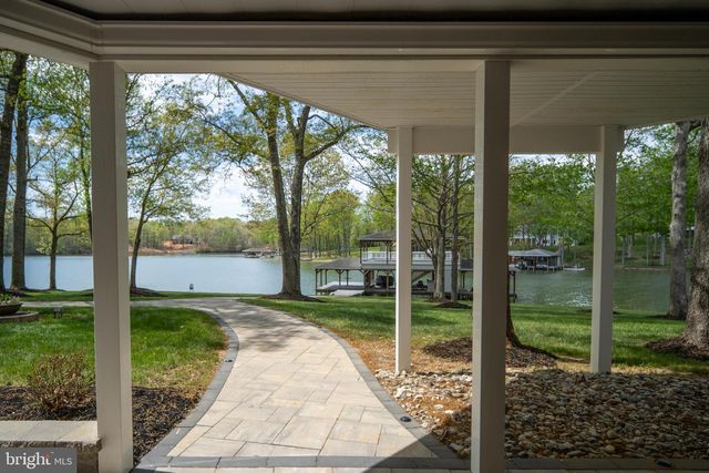 5404 BAZZANELLA DR, Mineral, VA 23117