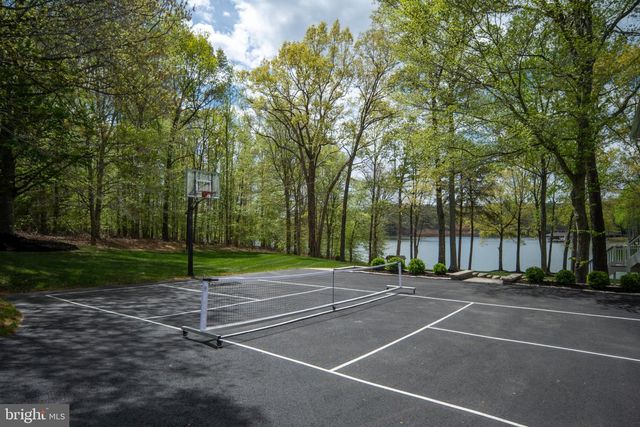 5404 BAZZANELLA DR, Mineral, VA 23117