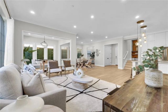 61 Acorn Glen, Irvine, CA 92620