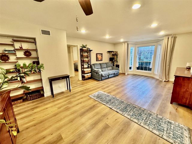 7920 Rockwood LN 138, Austin, TX 78757