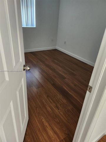 8465 NW 108th Path, Doral, FL 33178