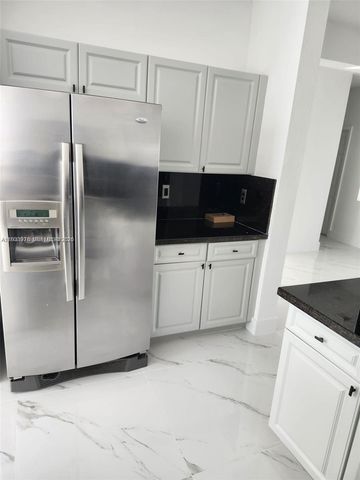 8465 NW 108th Path, Doral, FL 33178