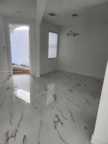 8465 NW 108th Path, Doral, FL 33178