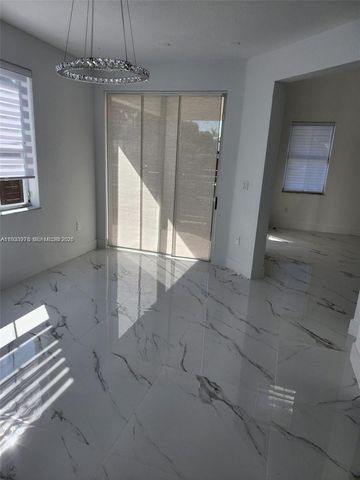 8465 NW 108th Path, Doral, FL 33178