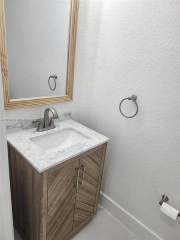 8465 NW 108th Path, Doral, FL 33178