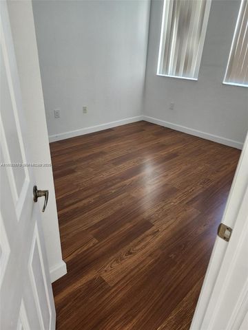 8465 NW 108th Path, Doral, FL 33178