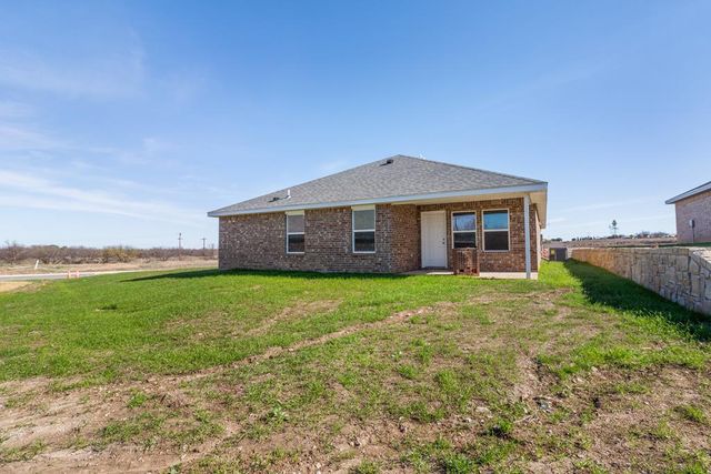917 E 3rd St, Coleman, TX 76834