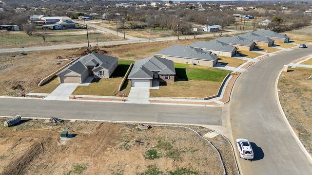 917 E 3rd St, Coleman, TX 76834