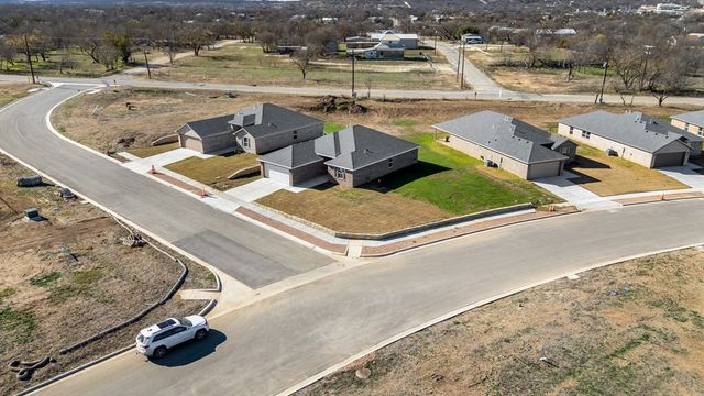 917 E 3rd St, Coleman, TX 76834