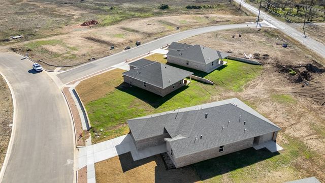 917 E 3rd St, Coleman, TX 76834