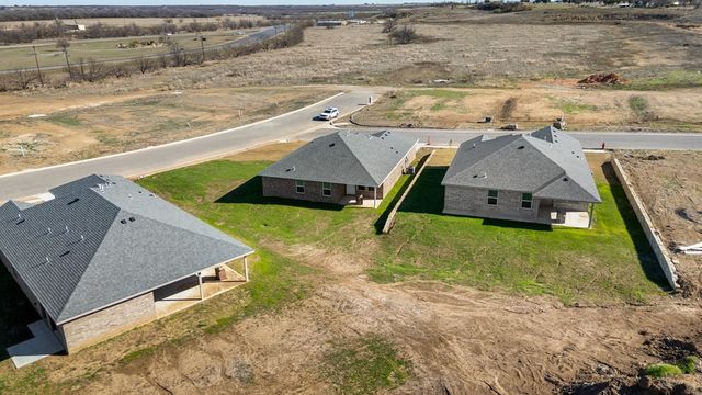 917 E 3rd St, Coleman, TX 76834