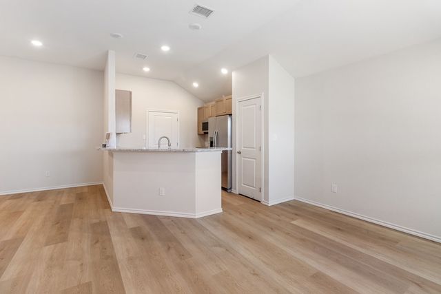 917 E 3rd St, Coleman, TX 76834