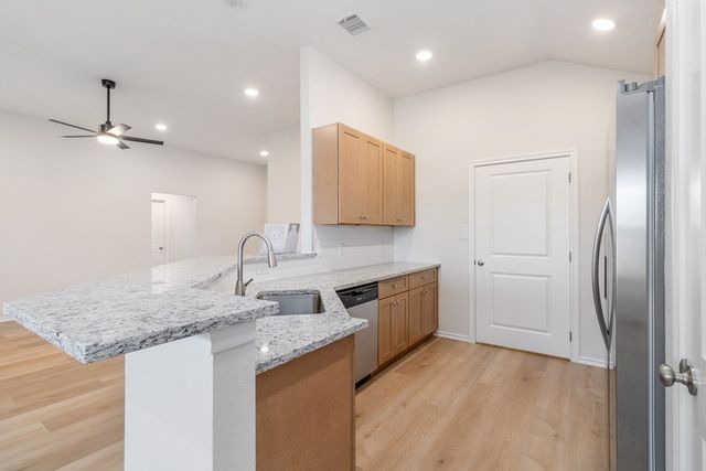 917 E 3rd St, Coleman, TX 76834