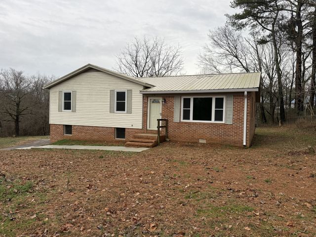 444 Hennessee Ave, Morrison, TN 37357