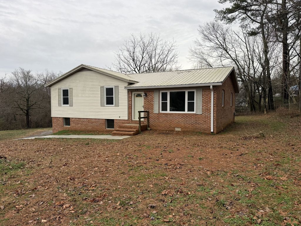 444 Hennessee Ave, Morrison, TN 37357