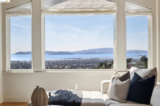 1426 Grand View Dr, Berkeley, CA 94705