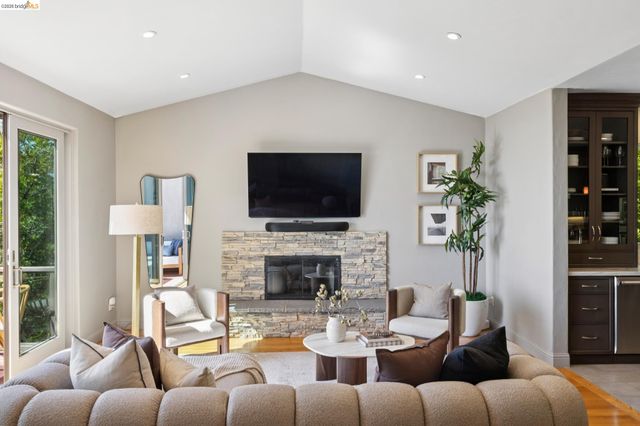 1426 Grand View Dr, Berkeley, CA 94705