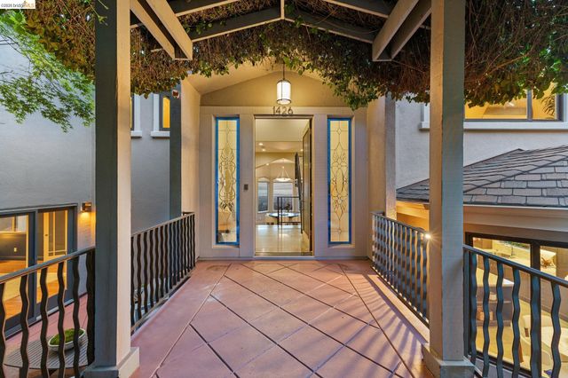 1426 Grand View Dr, Berkeley, CA 94705