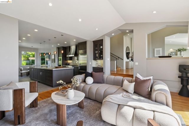 1426 Grand View Dr, Berkeley, CA 94705