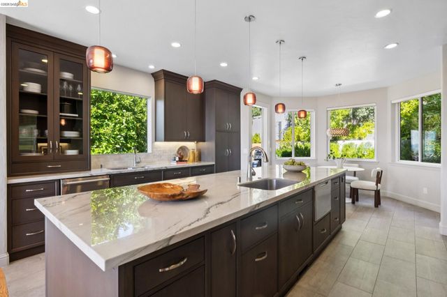 1426 Grand View Dr, Berkeley, CA 94705