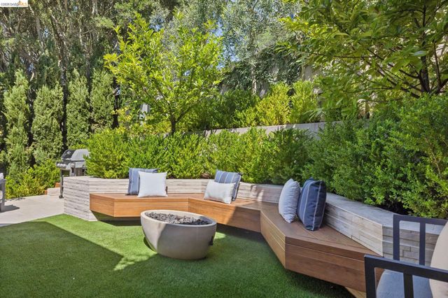 1426 Grand View Dr, Berkeley, CA 94705