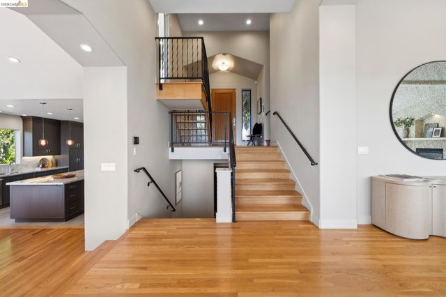 1426 Grand View Dr, Berkeley, CA 94705