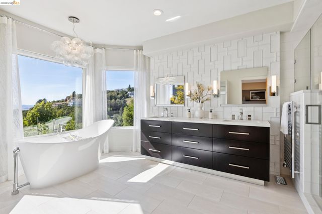1426 Grand View Dr, Berkeley, CA 94705