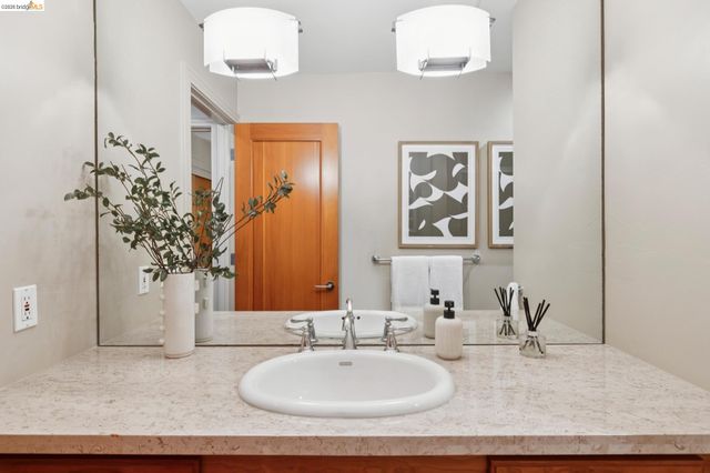 1426 Grand View Dr, Berkeley, CA 94705