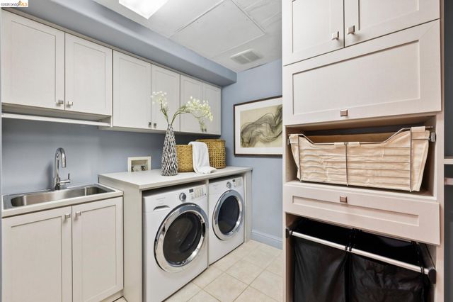 1426 Grand View Dr, Berkeley, CA 94705