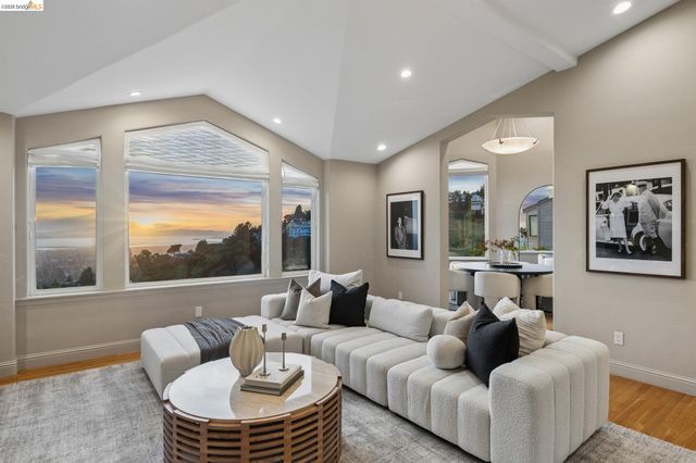 1426 Grand View Dr, Berkeley, CA 94705