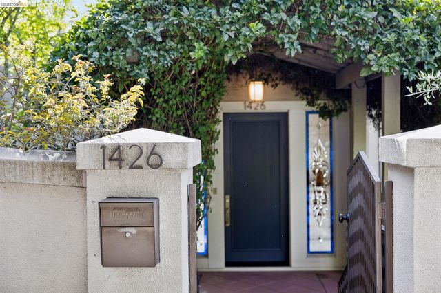 1426 Grand View Dr, Berkeley, CA 94705