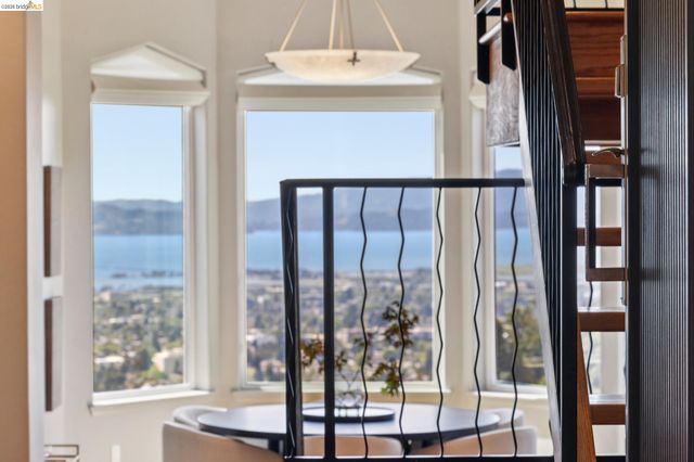 1426 Grand View Dr, Berkeley, CA 94705