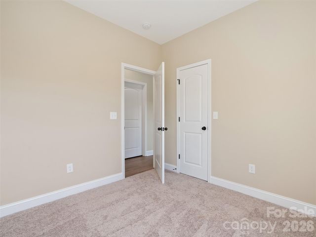 373 Barefoot Ridge, Clyde, NC 28721