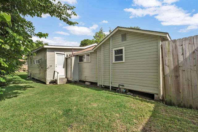 808 Morrell Street, Baytown, TX 77520