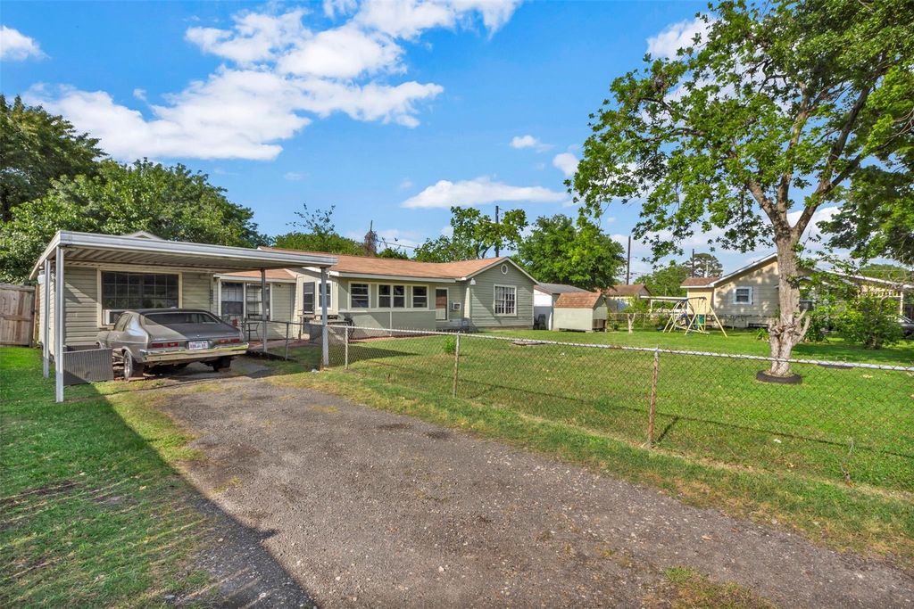 808 Morrell Street, Baytown, TX 77520