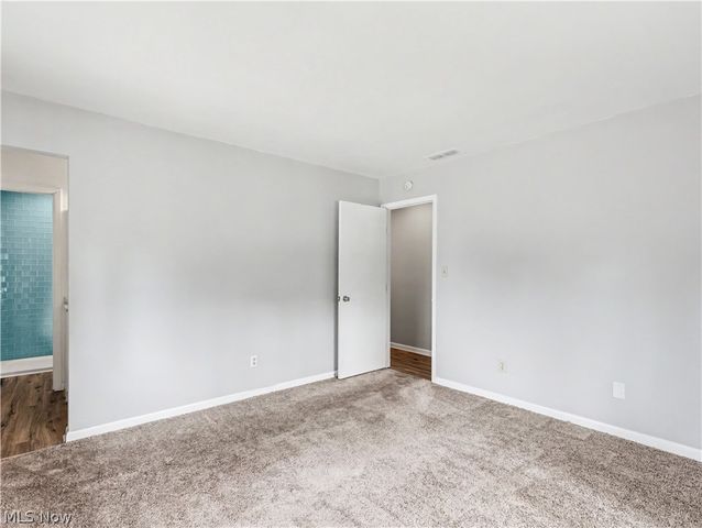 132 Parkview Drive, Aurora, OH 44202