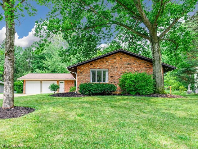 132 Parkview Drive, Aurora, OH 44202