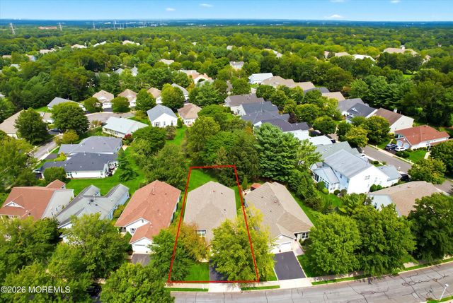 18 Bellflower Drive, Lakewood, NJ 08701