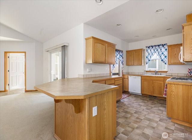 1637 SW Vanguard Street, Oak Harbor, WA 98277