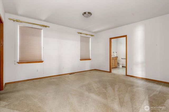 1637 SW Vanguard Street, Oak Harbor, WA 98277