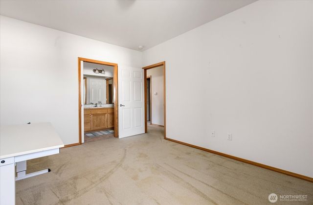 1637 SW Vanguard Street, Oak Harbor, WA 98277